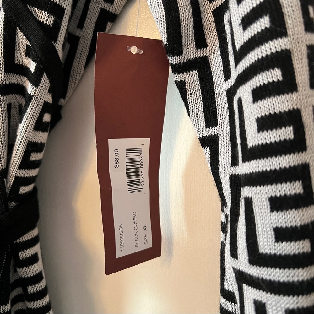 Love Scarlett Geometric Faux Wrap
Dress XL NWT - Picture 7 of 10